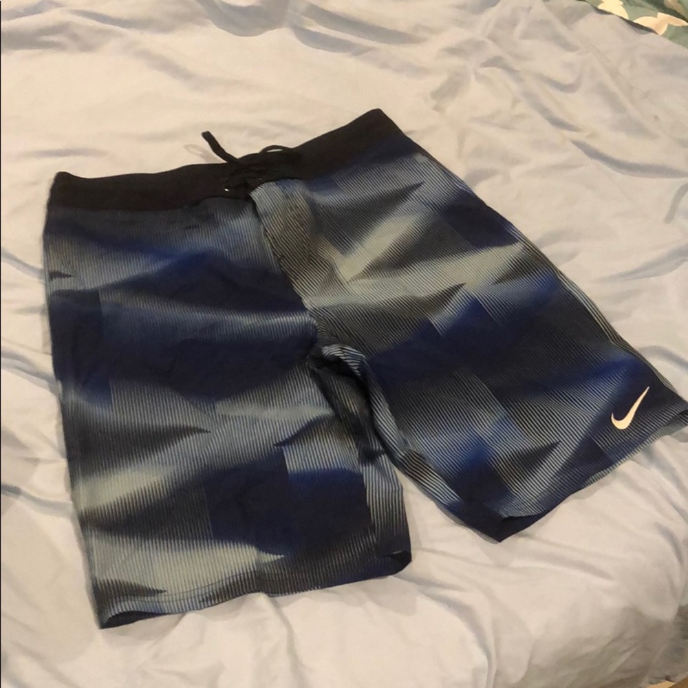 Men’s board shorts